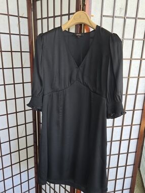 Quince Black V-Neck Smocked Cuff Midi Dress